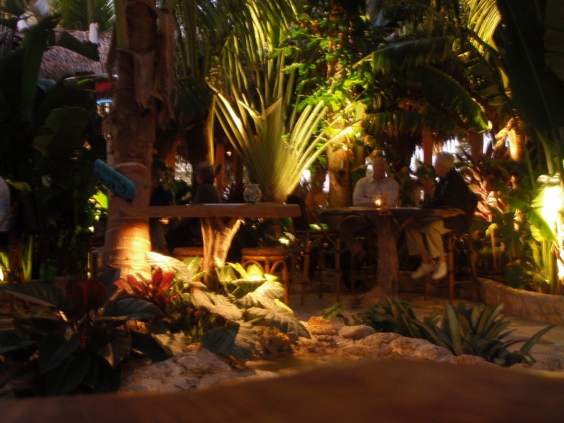 Restaurant patio misting