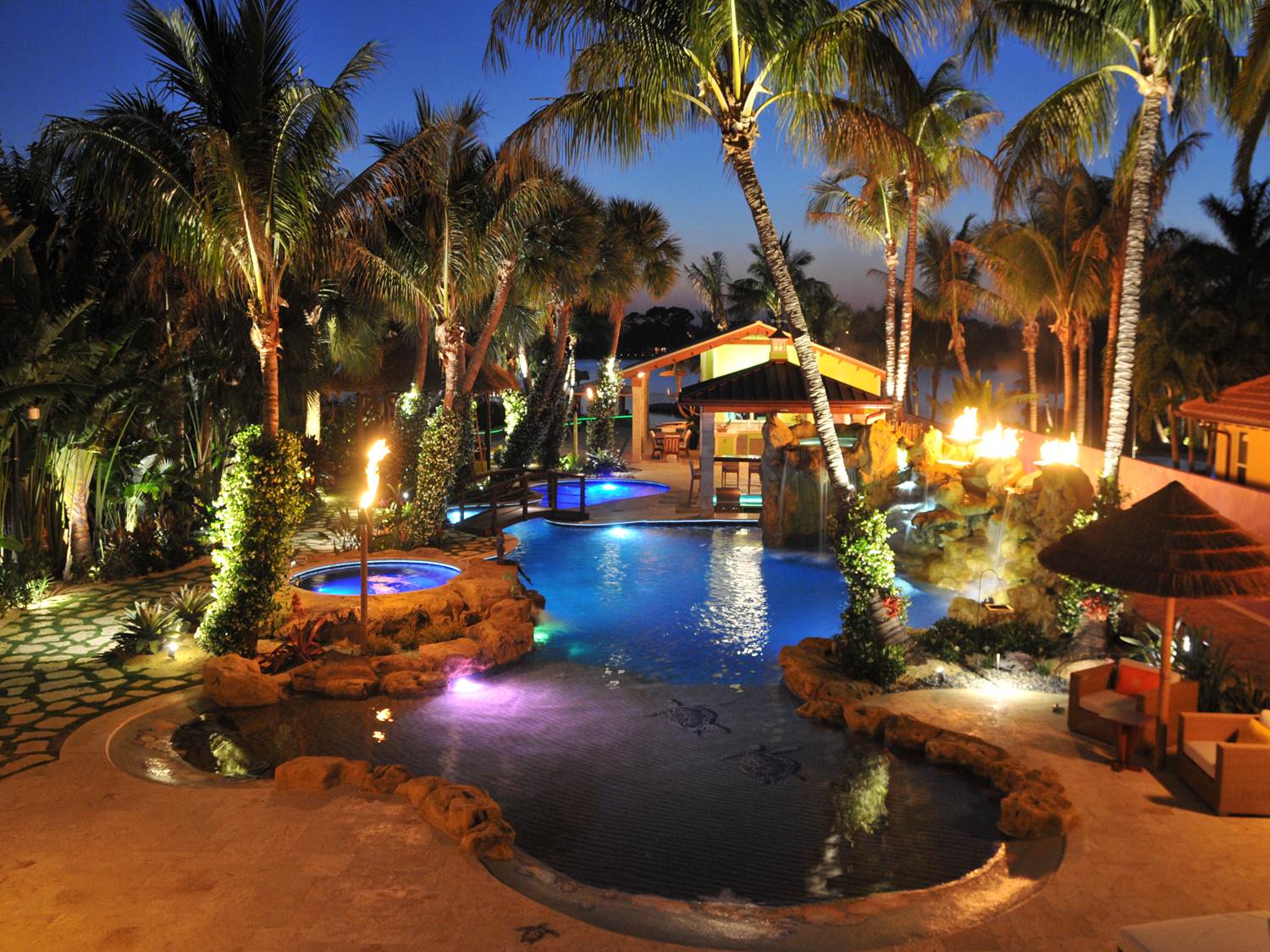 Merrits pool lighting